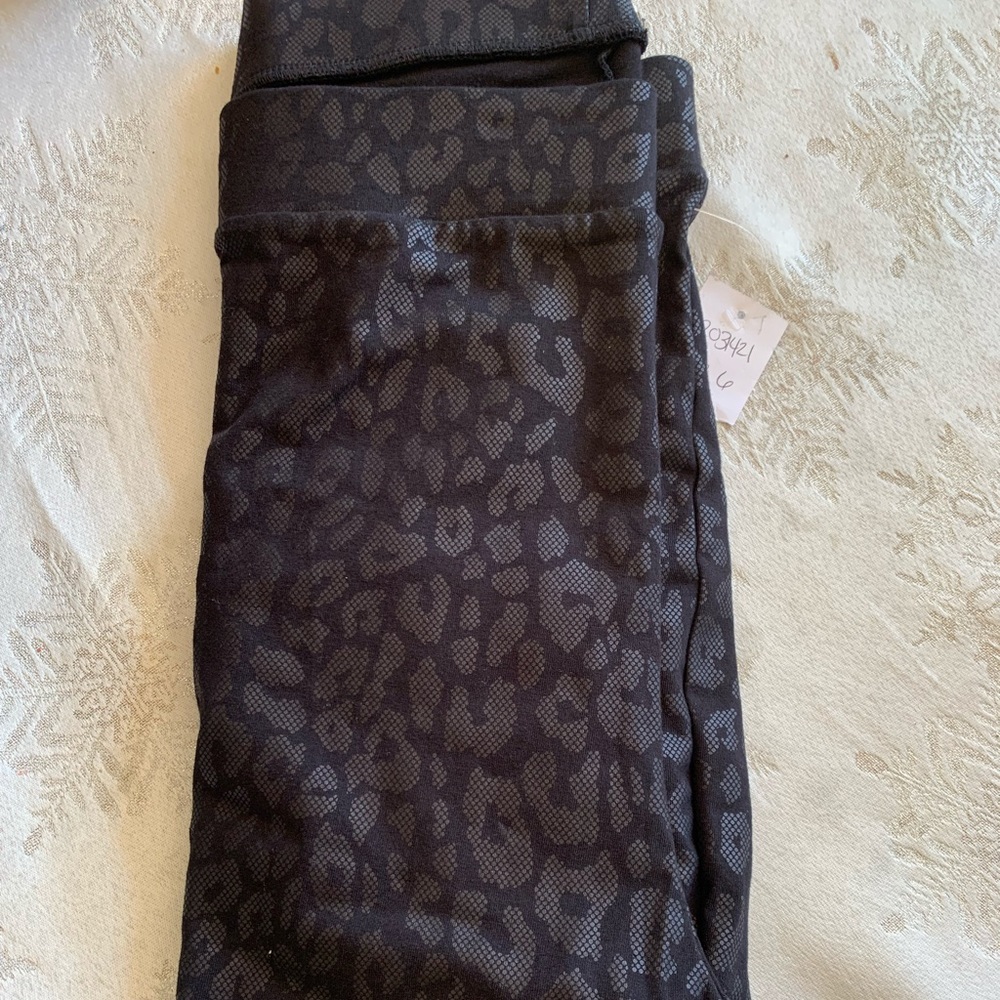 Torrid size 6 leggings BNWT
